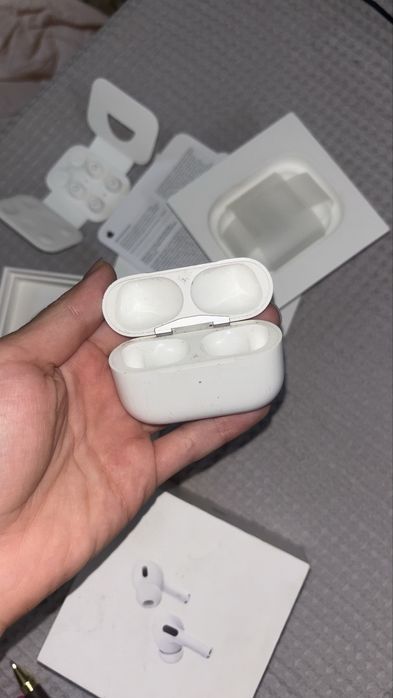 Оригинальный кейс AirPods Pro 2