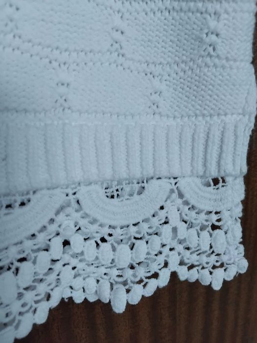Снежнобяла блуза с дантела TOGETHER