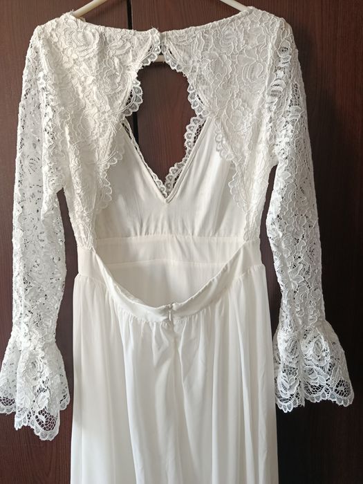 Изящна бяла рокля с дантела и отворен гръб – Сватбена / Бохо стил