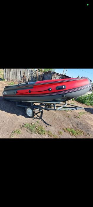 Продам лодку Skat 3.90