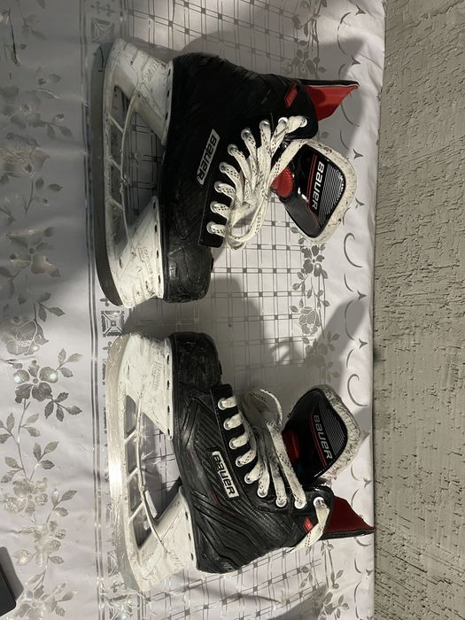 Коньки хоккейные