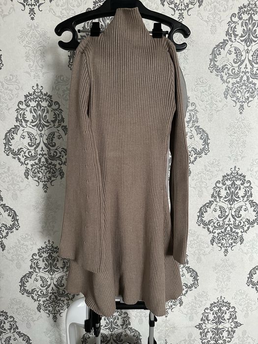 Платье вязанное.