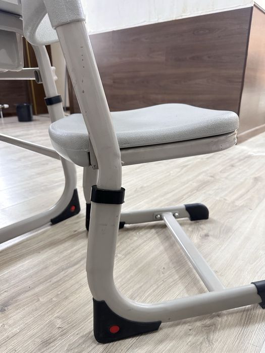 Парты и 2 стула комплект