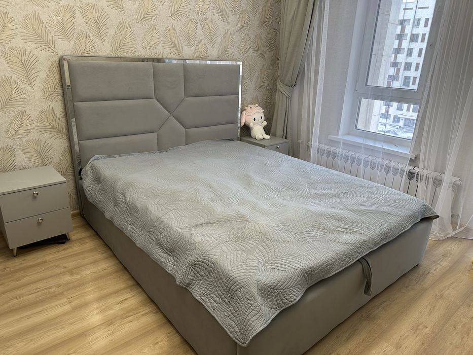 Двуспальная кровать