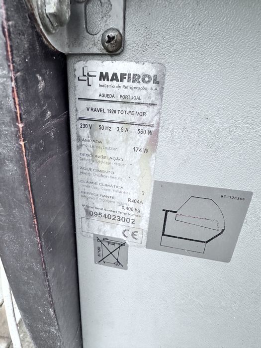 Vitrina frigorifica si dulap frigorific