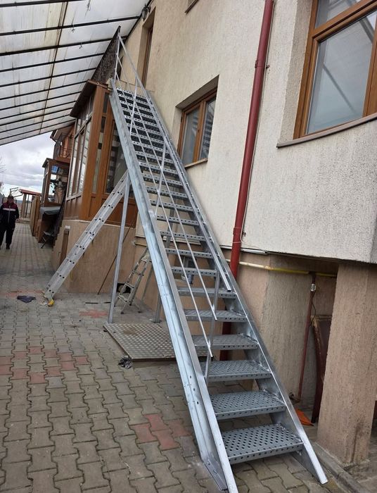 Scari metalice pentru pt pod,casa,beci,evacuare