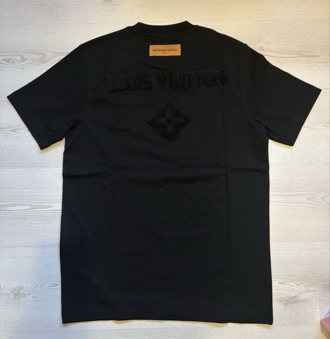 Продавам тениски