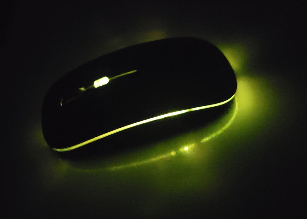 Беспроводная RGB мышка sotiladi