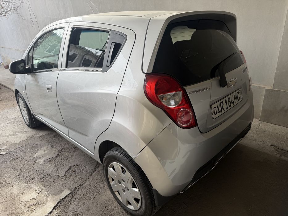 2014 Avtomat spark sotiladi. Xolati ideal