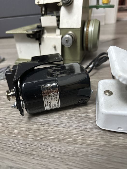 Оверлок трехниточный