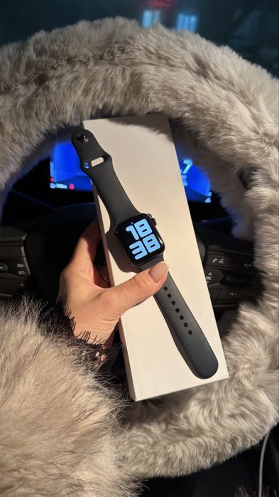 Apple Watch SE (2-е поколение) 40 mm, GPS + Cellular