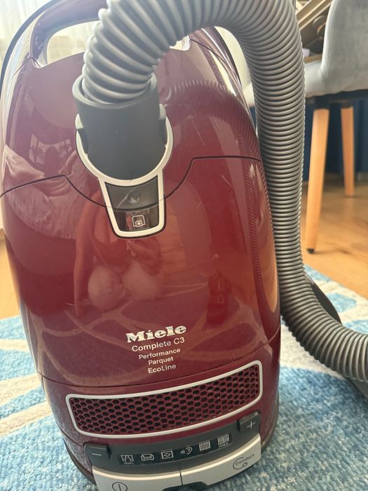 Прахосмукачка Miele C3 Complete
