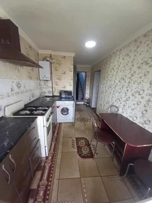 Сдается 1 ком кв в Чирчике 4 этаж на питисотки около 3 школы