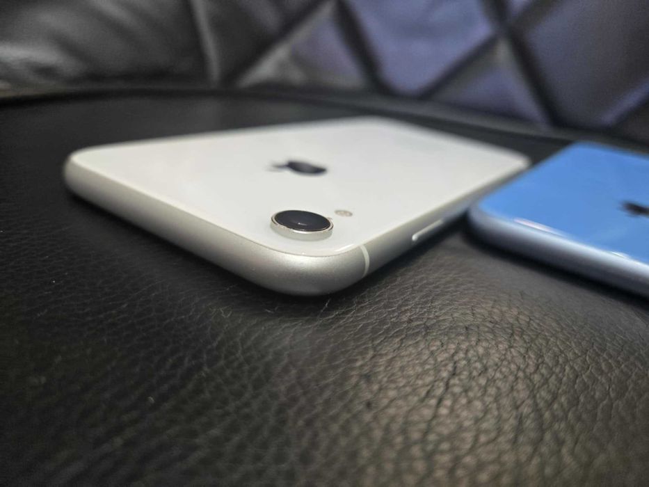 Iphone XR Blue/ White   64GB/ 256gb