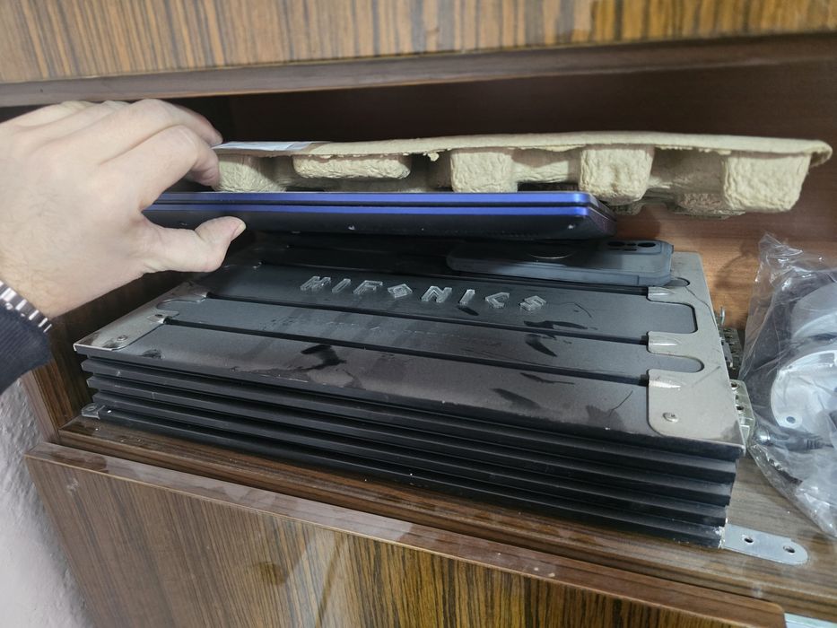 Авто субуфер Hifonics 12 + Hifonics Zeuz ZXI  субуфер и усилвател