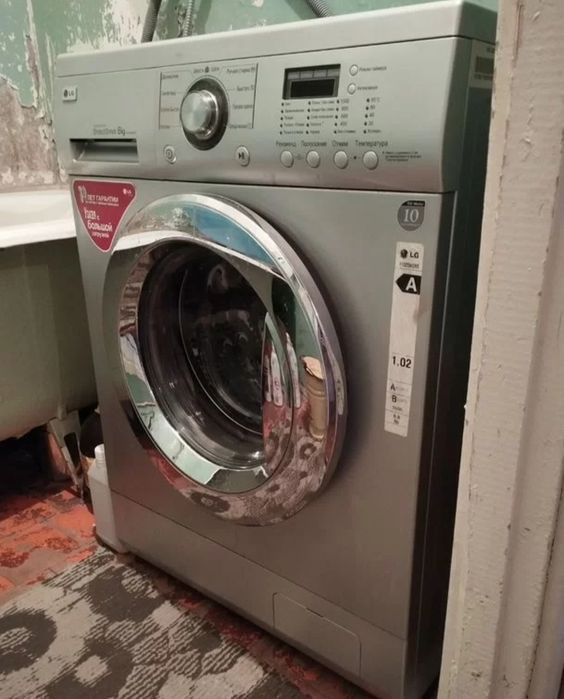 Продам стиральную машину LG 6kg