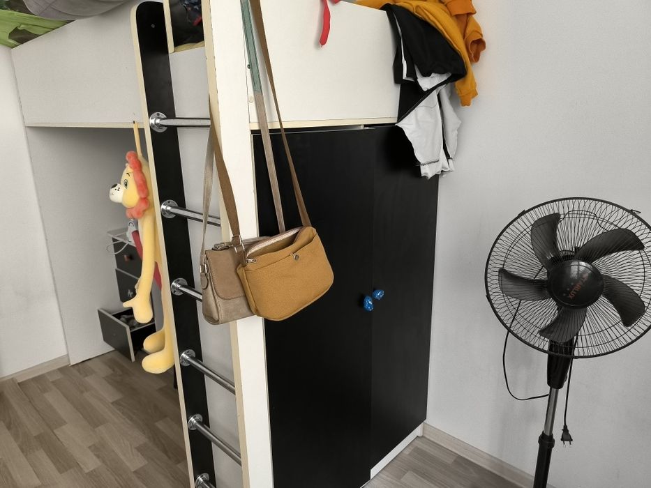 Детская кровать со шкафом и письменным столом