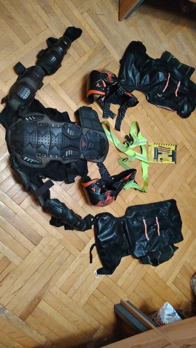 Шлема продаю отдельно чисто экиперовку
