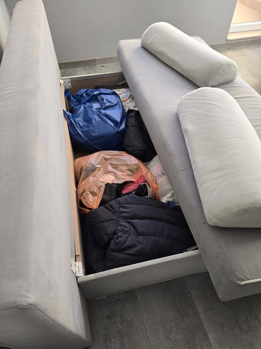 Разтегателен  диван