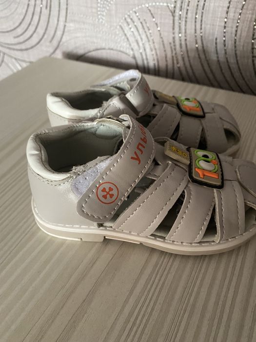 Детские сандалики