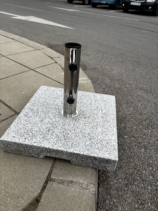 Градински чадър, 3м диаметър + масивна стойка