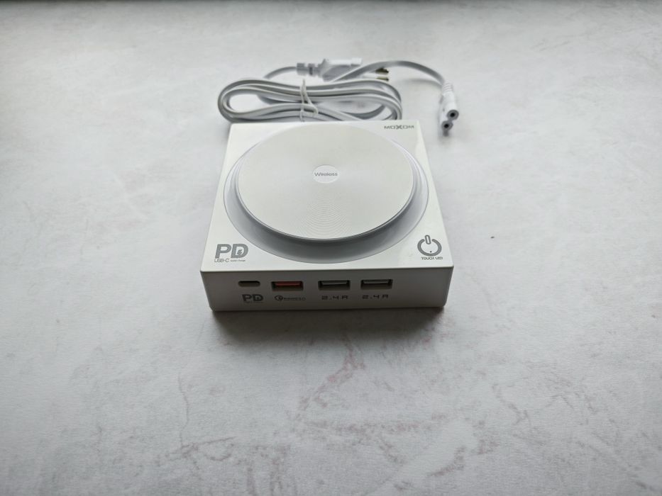 Беспроводное зарядное устройство с подсветкой