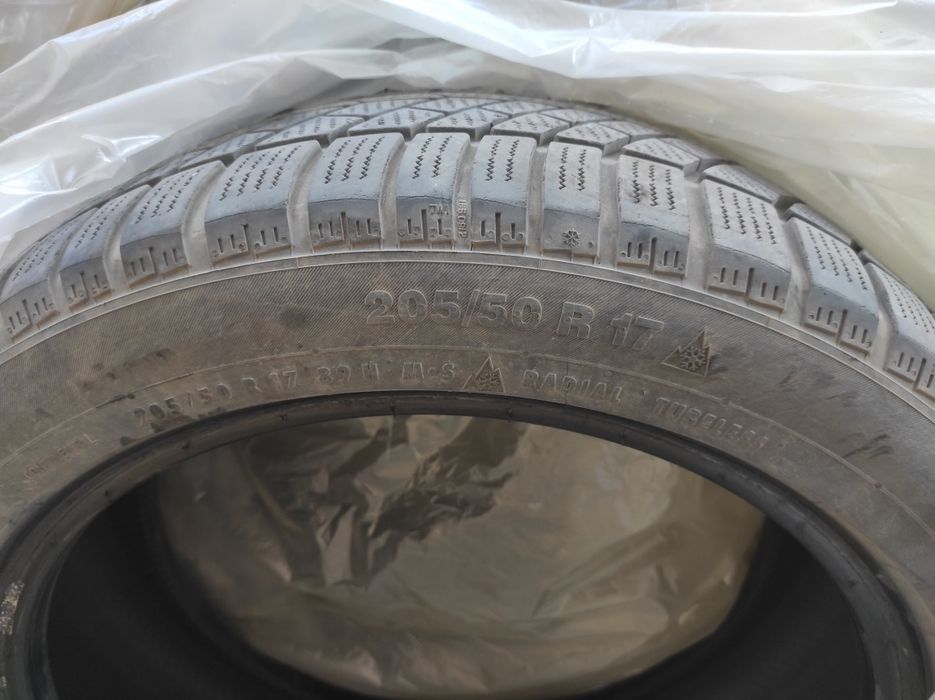 Anvelope iarna continental 205/50/17