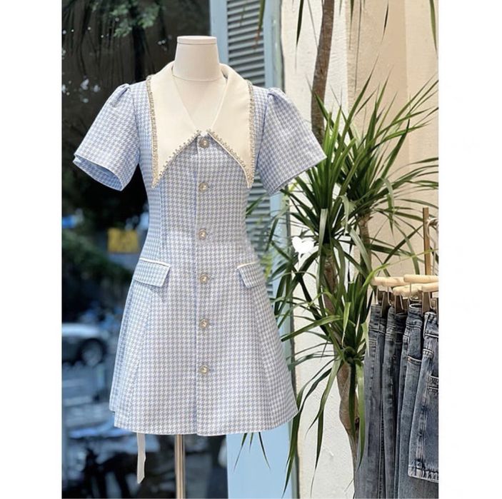 Платье легкой ткани