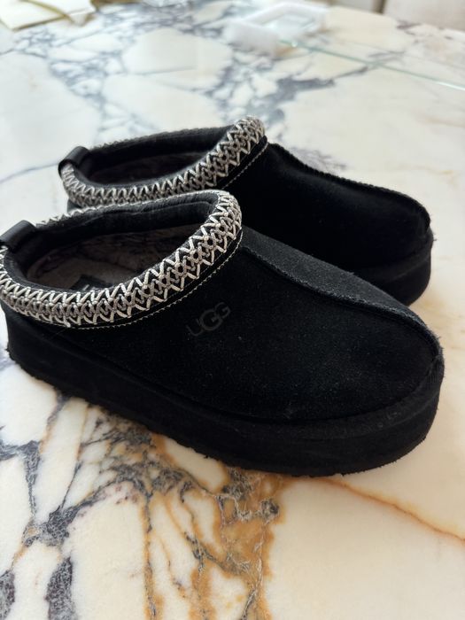 Ниски ботуши UGG TAZZ II