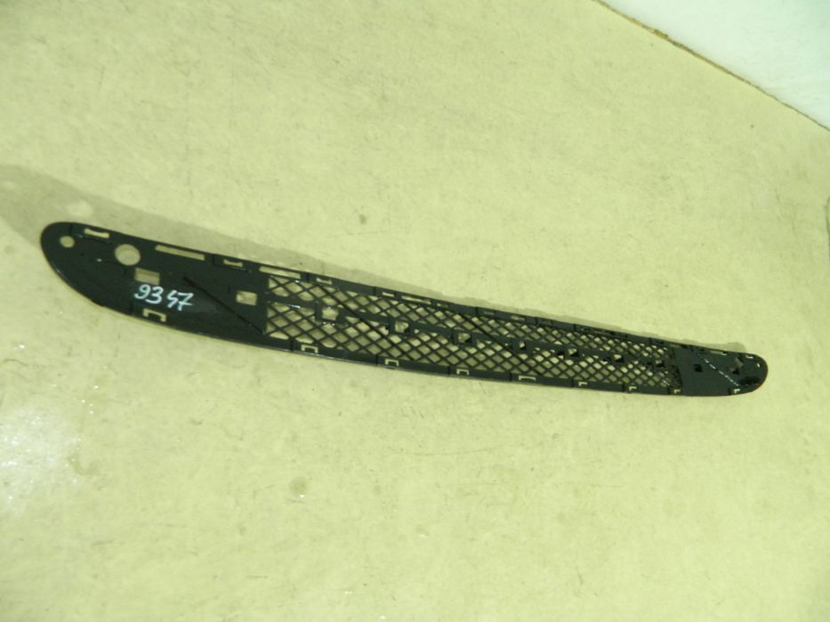 Grila centrala bara fata, Mercedes C-Class W203, 2000, 2001, 2002, 2003, 2004, A2038851323