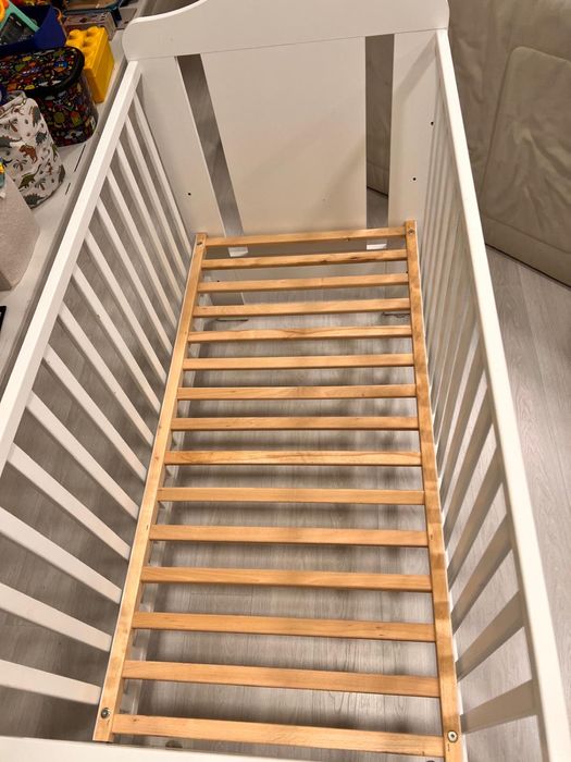 Patut lemn bebe cu saltea de cocos