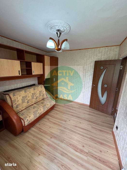 Apartament 2 camere, etaj intermediar,decomandat