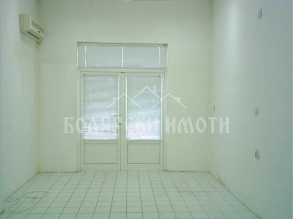 Продава се Магазин в Велико Търново, Акация - 160 кв.м за 1000 €/кв.м - Снимка #2