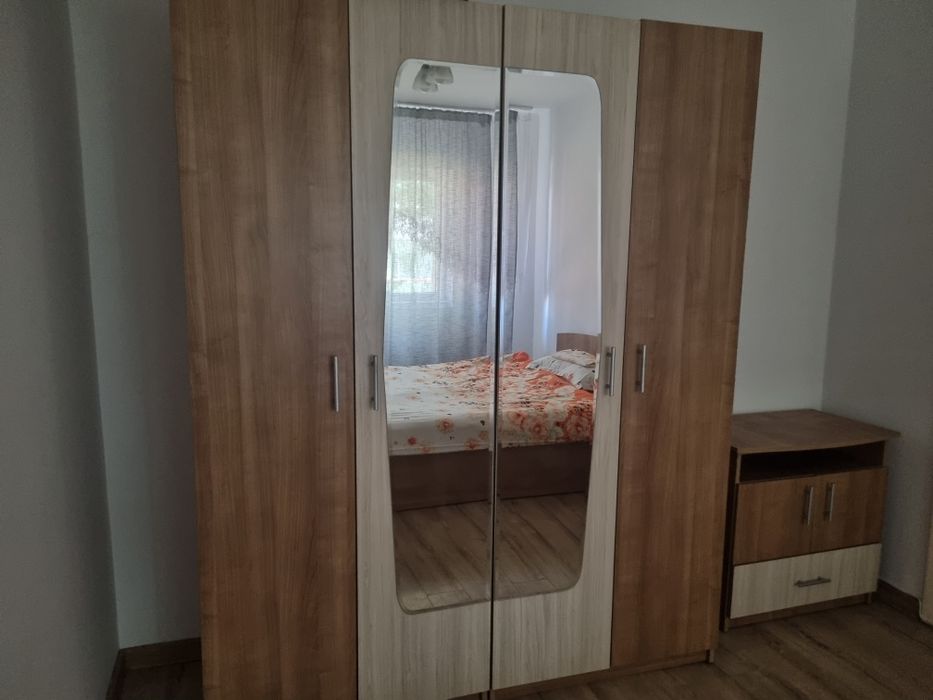 Închiriez apartament