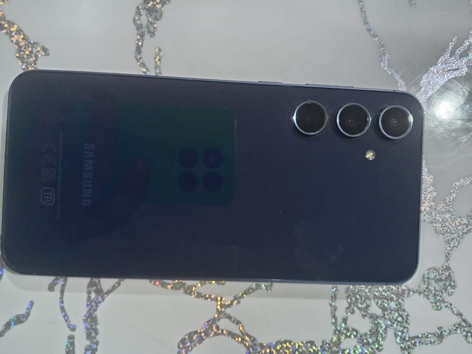 Продам срочно телефон как новый