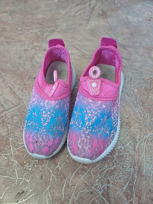 Отдам одежду и обувь