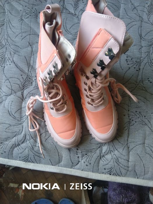 Продавам нови ботуши номер 40