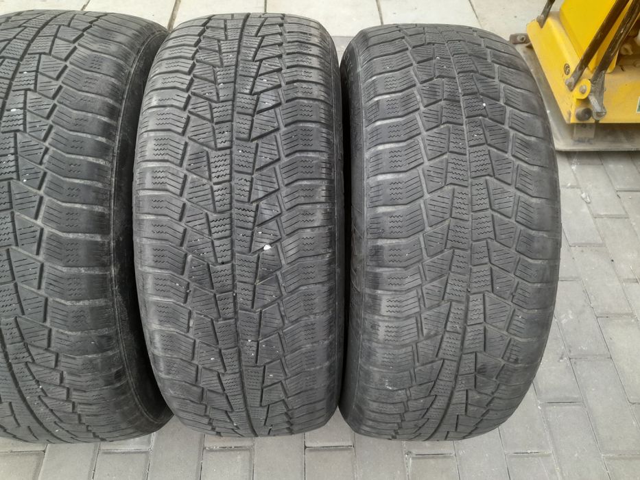 Anvelope 225/55 R17