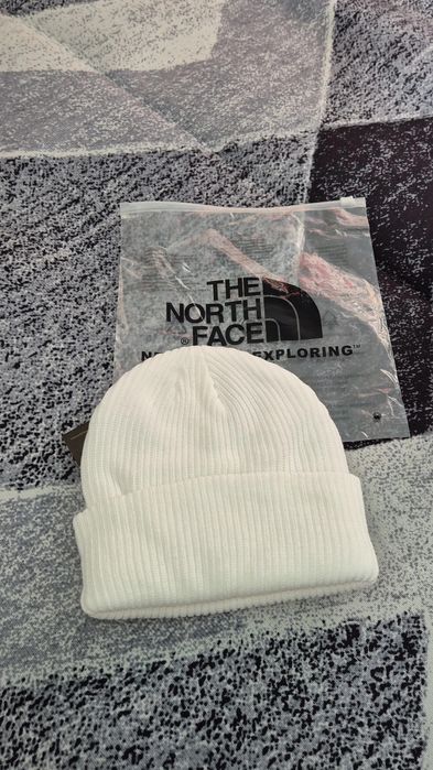 Caciula The North Face alba