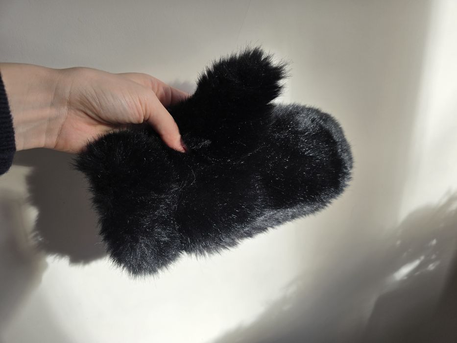 Черни ръкавици с косъм