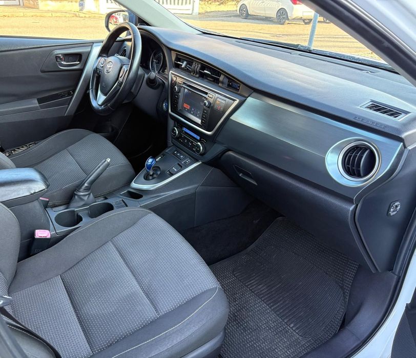 Toyota Auris 1,8 Hybrid Automat, camera, senzori, cruse, etc