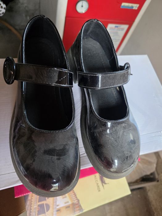 Туфли школьные 38размер б.у
