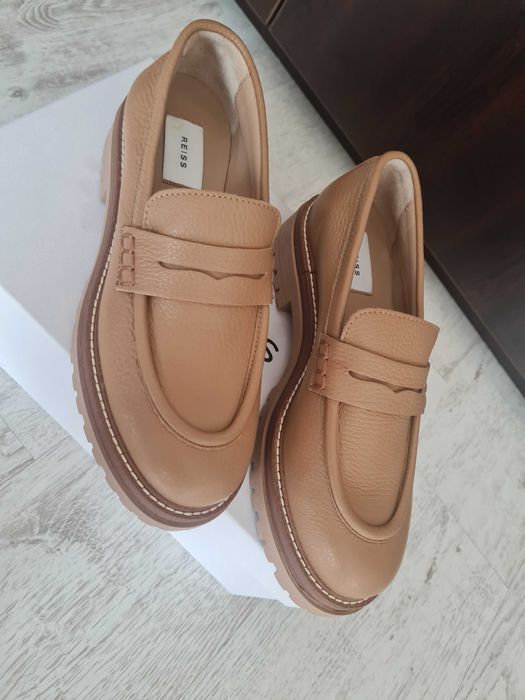 Обувки, нови, само пробвани