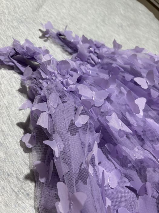 Дрехи: мама, тати и аз, за фотосесия в лилаво