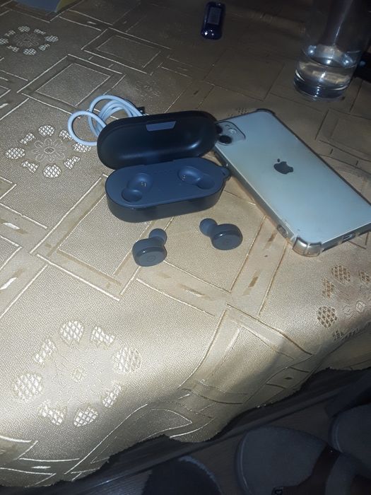 Iphone слушалки нови безжични