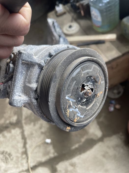 Продам Компрессор Кондиционера от двигателя мерседес М113