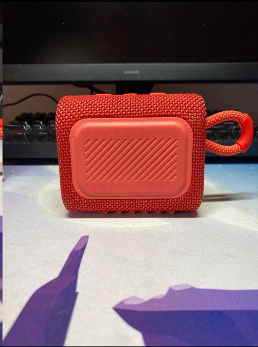 Boxă portabilă JBL Go 3 originală, de culoare roșie, în stare impecabilă!