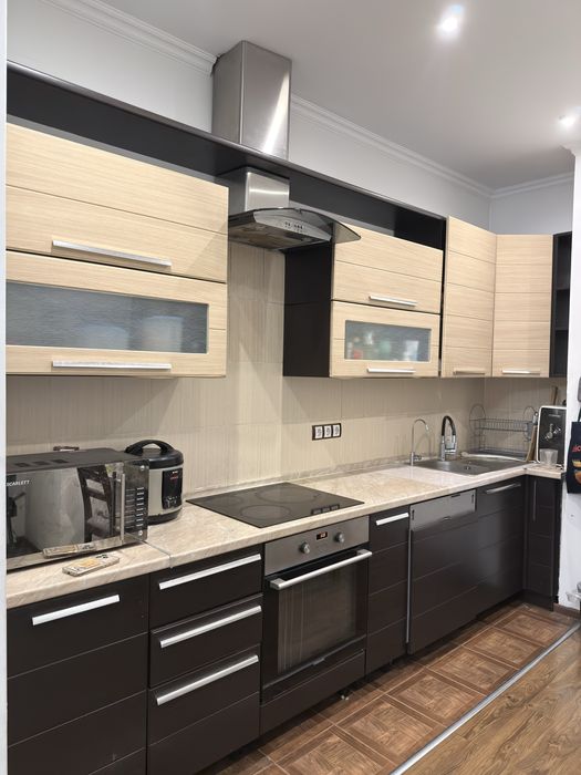 Продается кухня со встроенной техникой