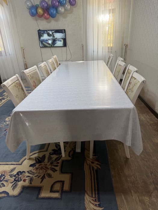 Стол со стульями, 10 стульев