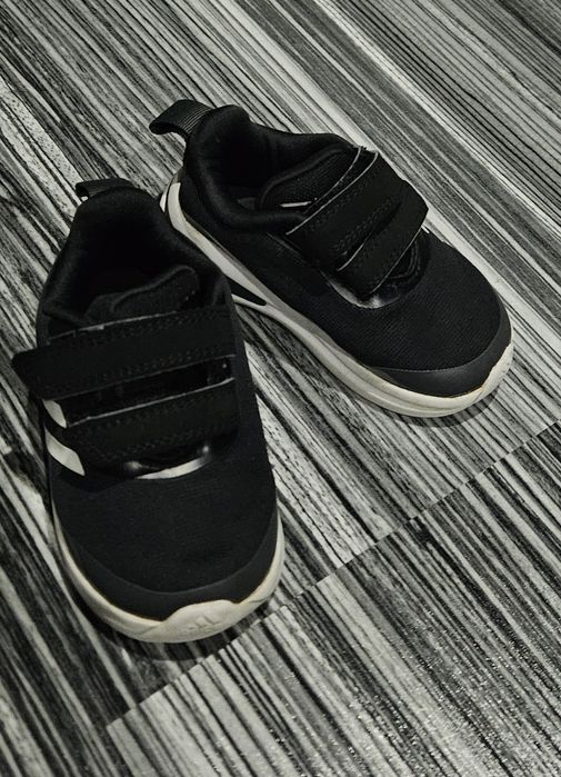 Incaltaminte adidas  marimea 20